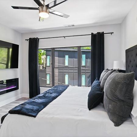 The Red Door - Ultra Modern Atlanta Home - Designedbydom מראה חיצוני תמונה