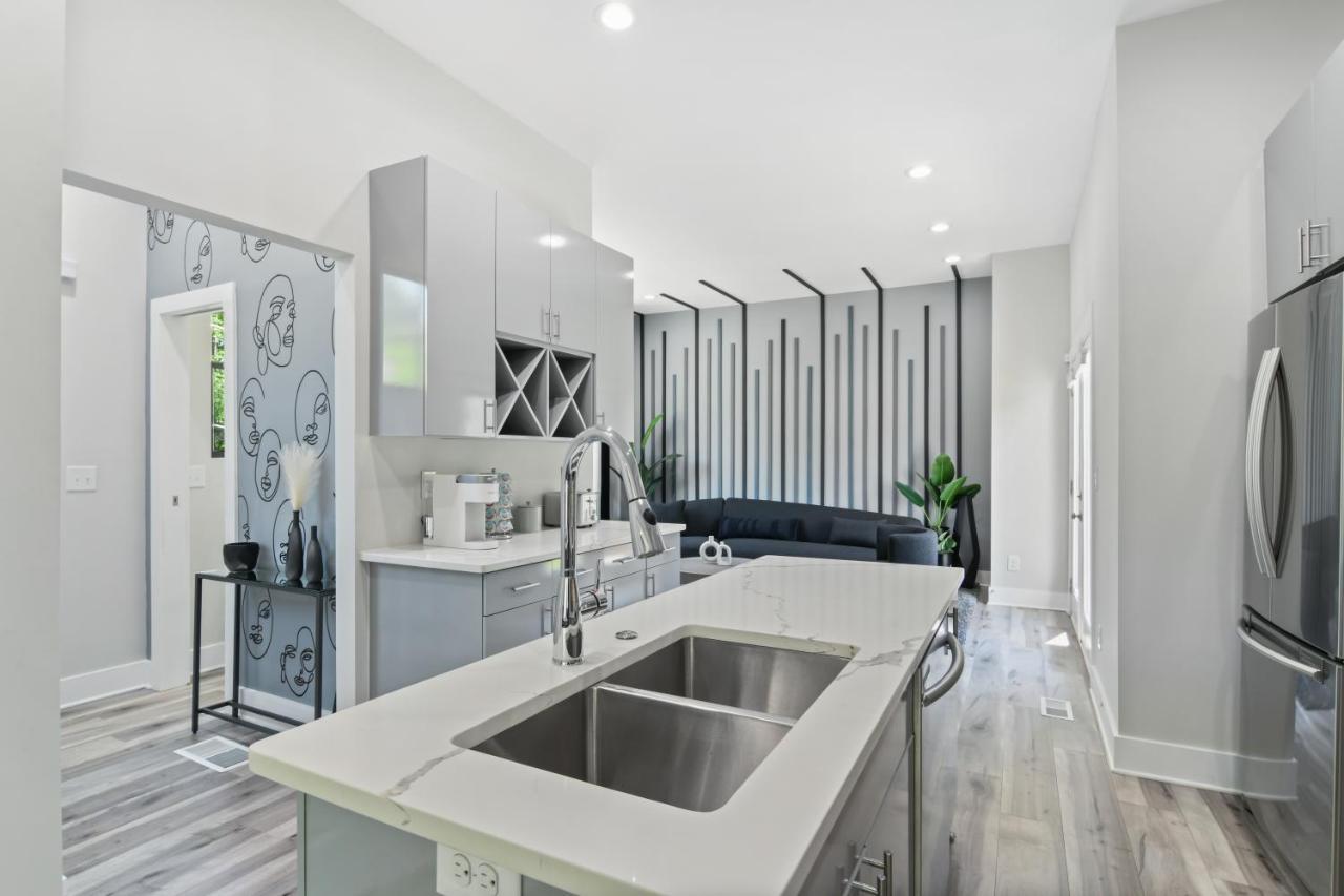 The Red Door - Ultra Modern Atlanta Home - Designedbydom מראה חיצוני תמונה