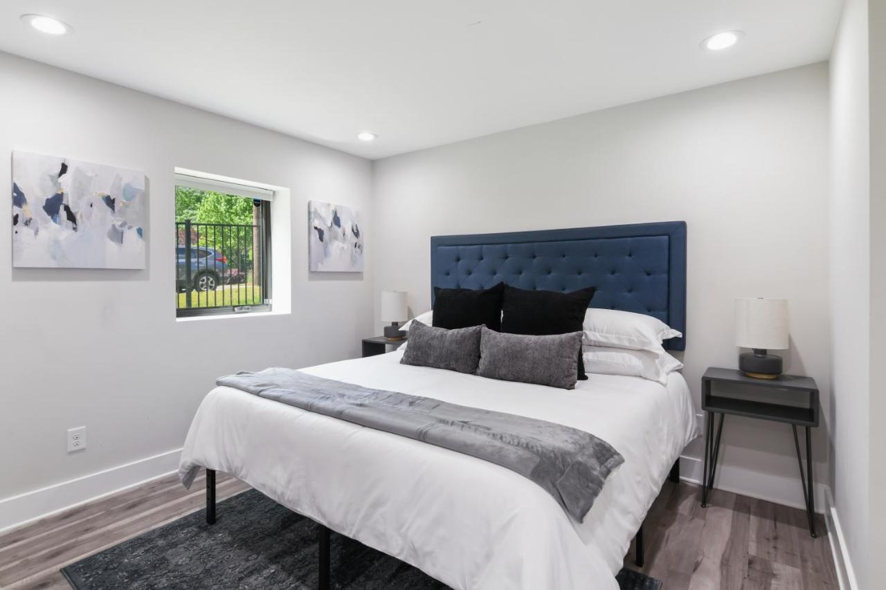The Red Door - Ultra Modern Atlanta Home - Designedbydom מראה חיצוני תמונה