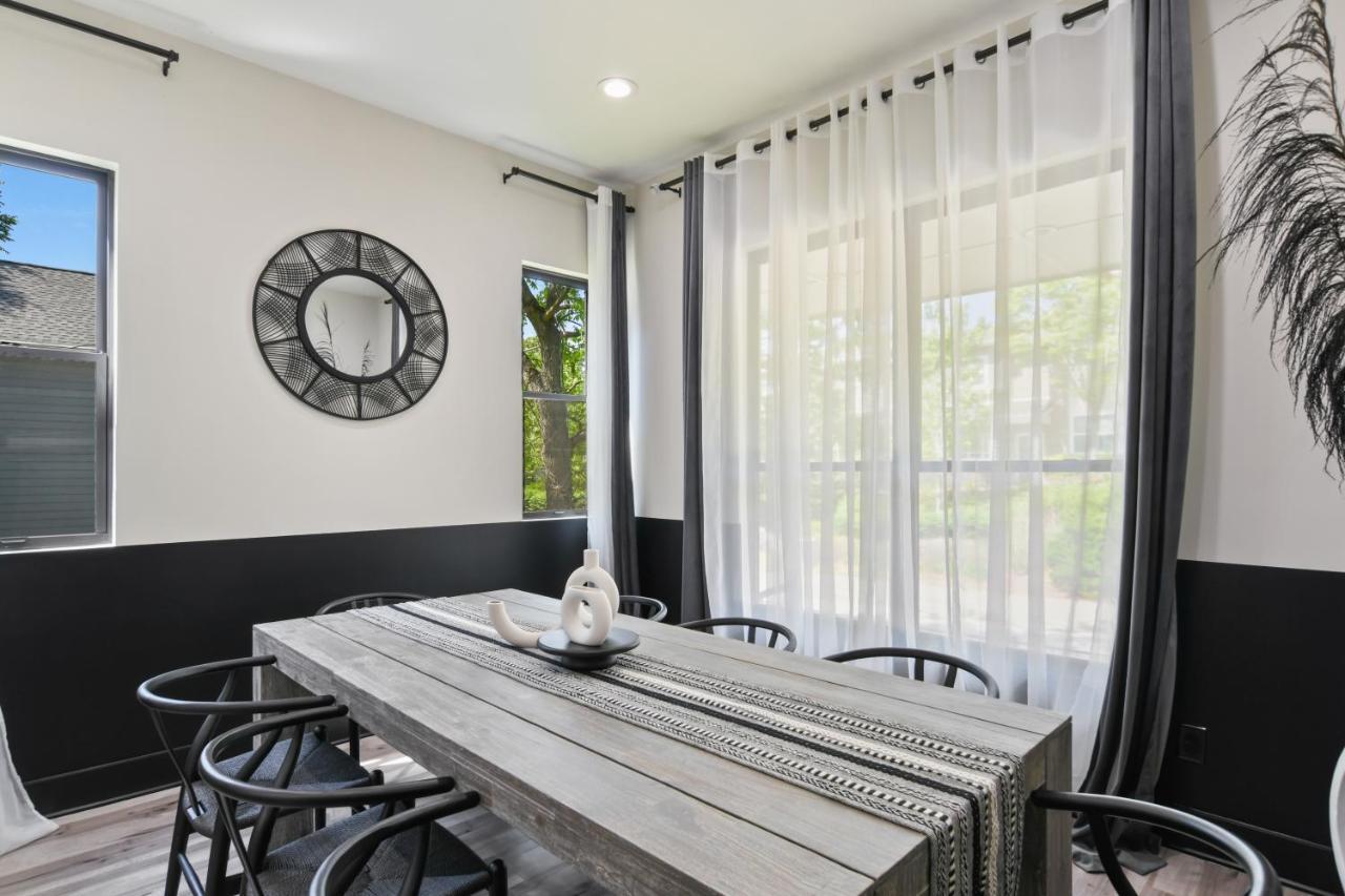 The Red Door - Ultra Modern Atlanta Home - Designedbydom מראה חיצוני תמונה