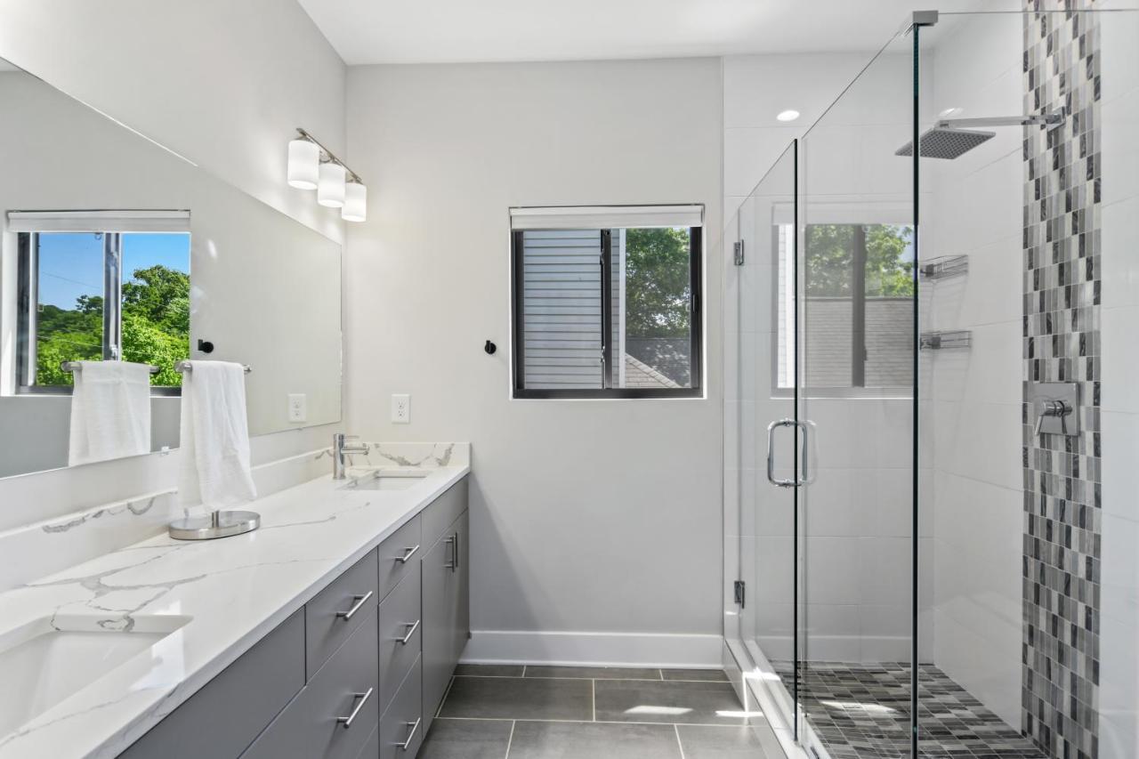 The Red Door - Ultra Modern Atlanta Home - Designedbydom מראה חיצוני תמונה