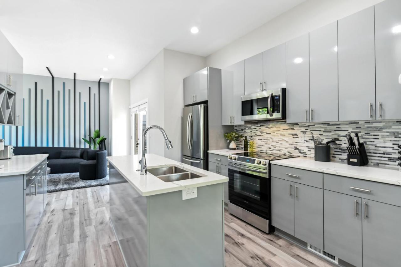 The Red Door - Ultra Modern Atlanta Home - Designedbydom מראה חיצוני תמונה