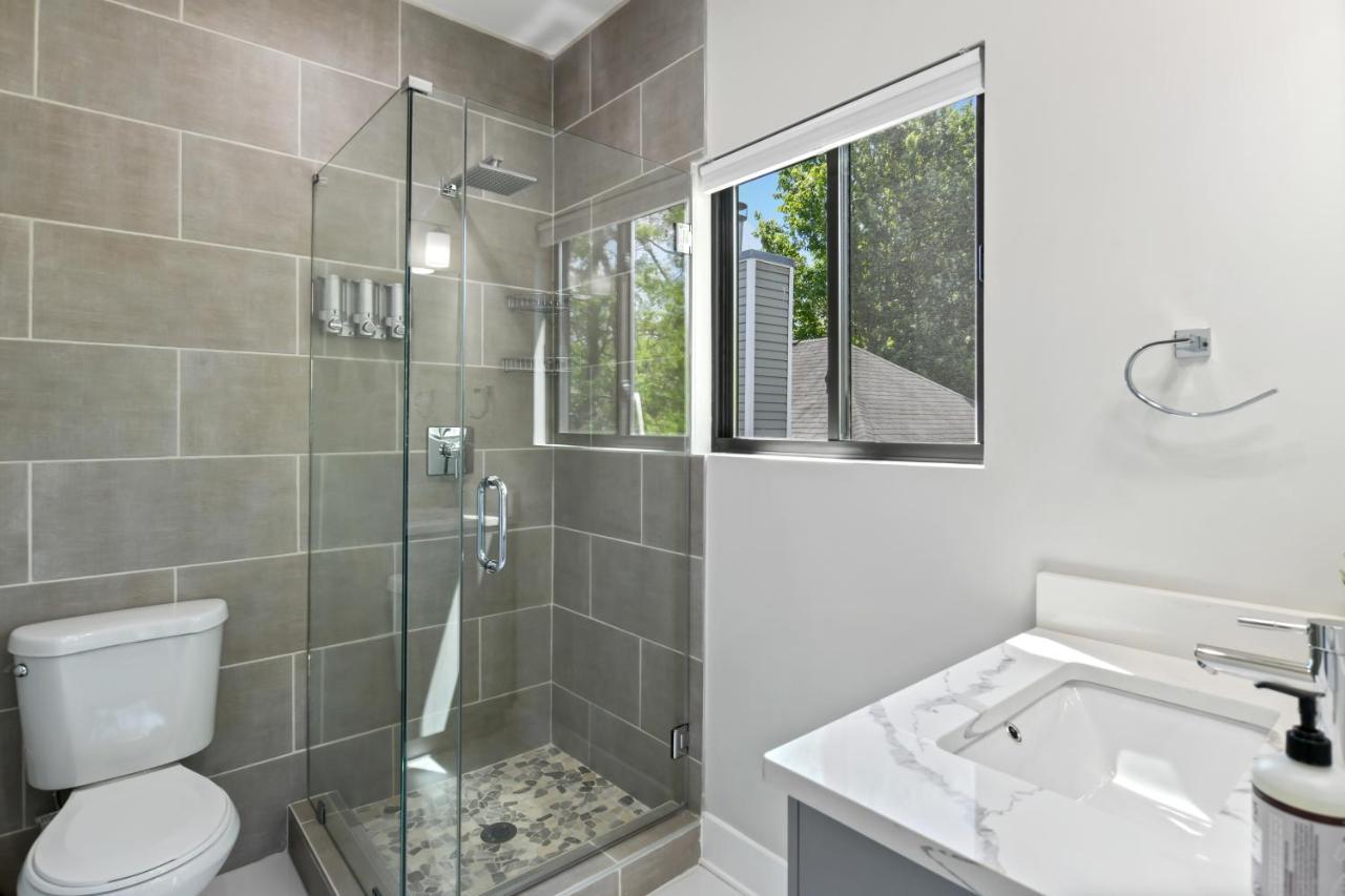 The Red Door - Ultra Modern Atlanta Home - Designedbydom מראה חיצוני תמונה