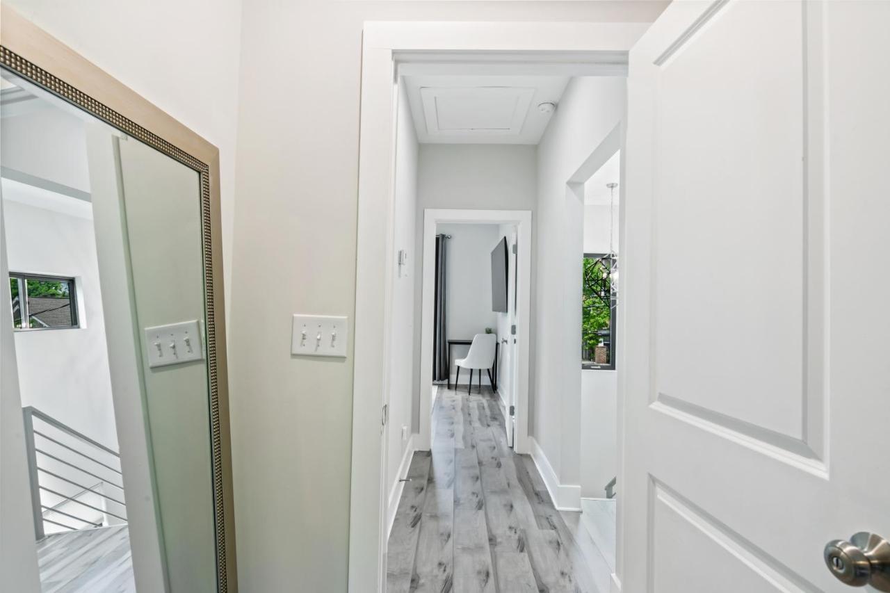 The Red Door - Ultra Modern Atlanta Home - Designedbydom מראה חיצוני תמונה
