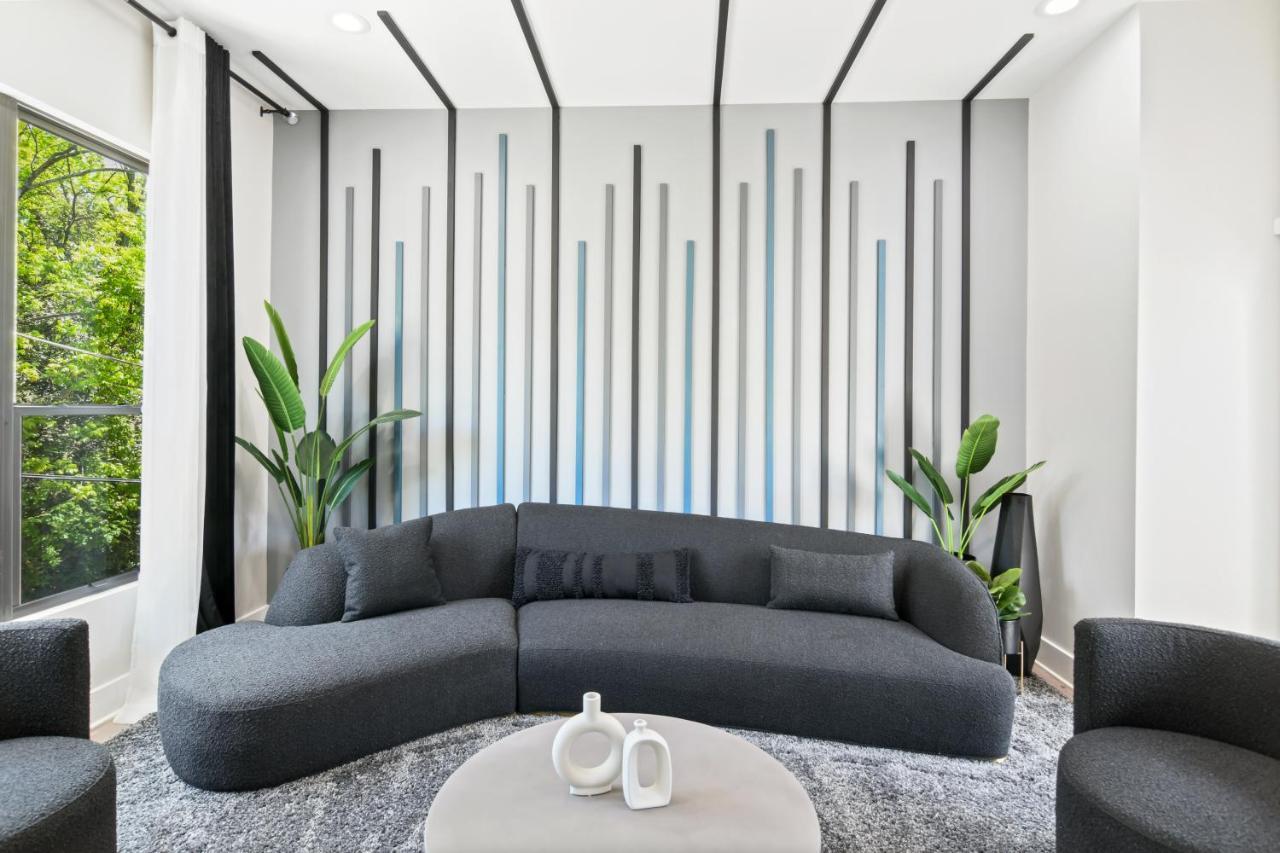 The Red Door - Ultra Modern Atlanta Home - Designedbydom מראה חיצוני תמונה