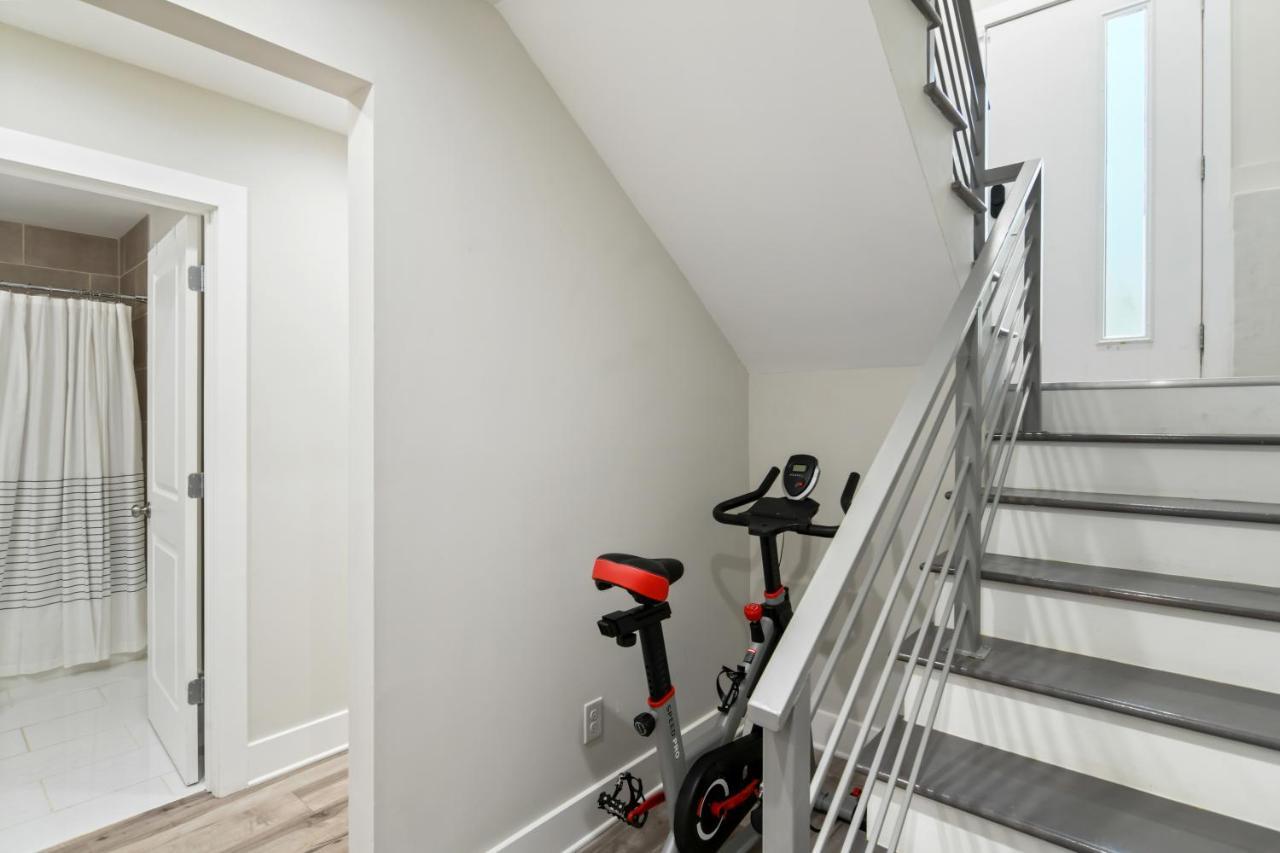 The Red Door - Ultra Modern Atlanta Home - Designedbydom מראה חיצוני תמונה